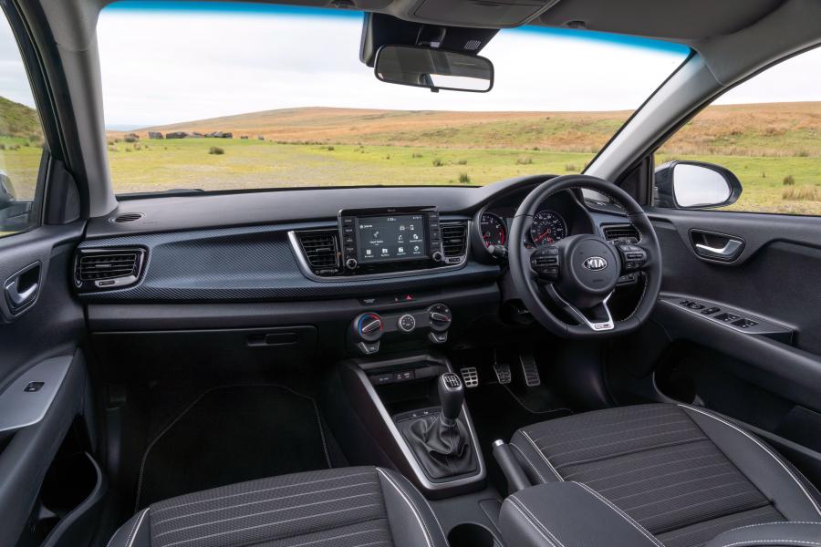 Торпедо Kia Rio GT-Line (YB) 2018 года  (UK) (фото 24 из 27)